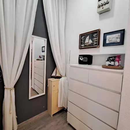 Spacious Urban Retreat With Terrace Apartmán *