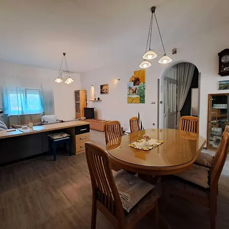 Apartmán Spacious Urban Retreat With Terrace *