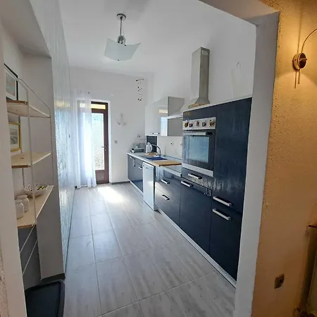 Spacious Urban Retreat With Terrace * ダイラ